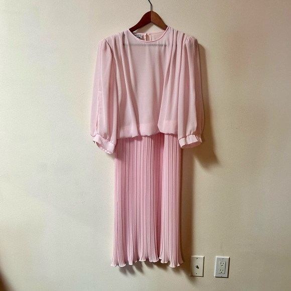 Vintage Pleated Dress - Picture 6 of 6